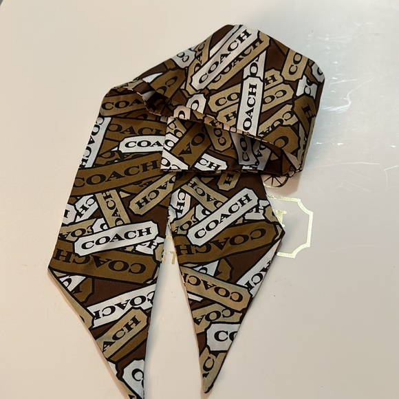 NWT Coach Signature Vintage Scarf - Picture 4 of 5